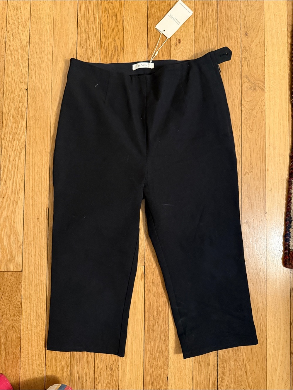Doen Lula Black Capris